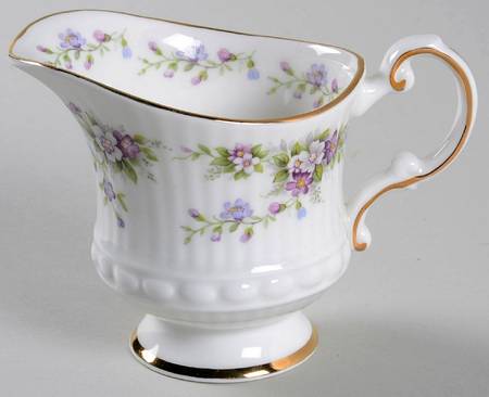 Chantilly Mini Creamer