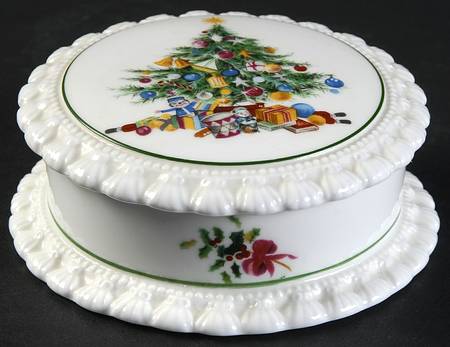 Seasons Greetings Powder Box with Lid