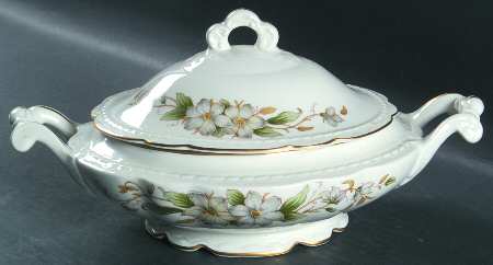 Dogwood Oval Covered Vegetable
