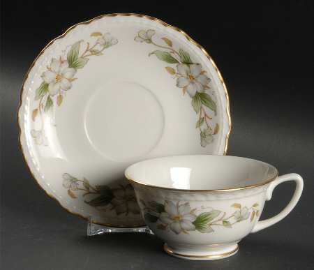 Dogwood Footed Cup & Saucer Set