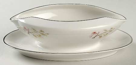 EMB34 (Platinum Trim) Gravy Boat with Attached Underplate