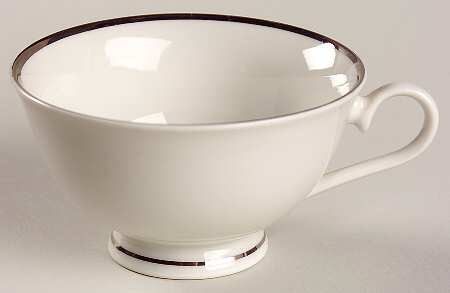 EMB44 (AMERICAN) Footed Cup