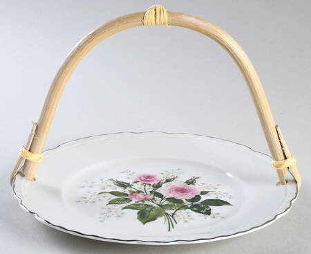 EMB7 5 3/8"-5 5/8" Bamboo Handled Serving Plate  HC
