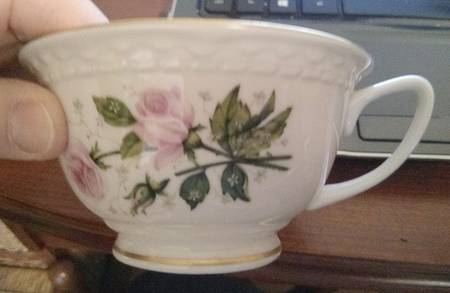 EMB7 Footed Cup