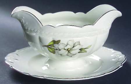 Silver Gardenia (Rim, Scalloped) Gravy Boat with Attached Underplate