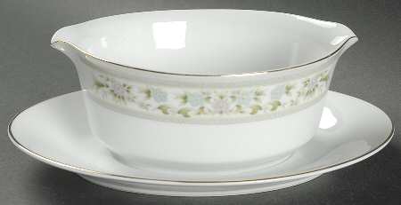 Arcadia Gravy Boat with Attached Underplate