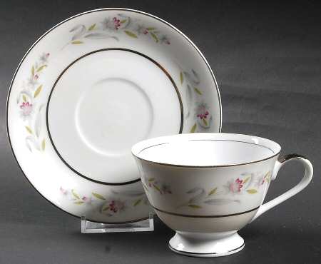 Bella Flora Footed Cup & Saucer Set