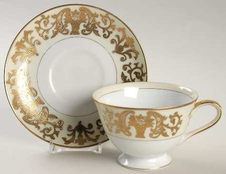 Buckingham Footed Cup & Saucer Set