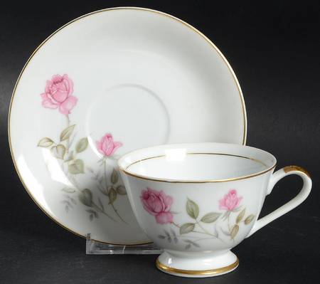 Carmen Footed Cup & Saucer Set