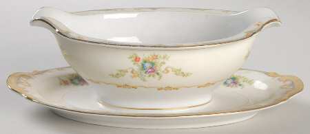 EMP24 (JAPAN) Gravy Boat with Attached Underplate