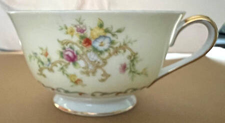 EMP32 (JAPAN) Footed Cup