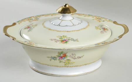Flora (No #) Round Covered Vegetable by Empress (Japan)