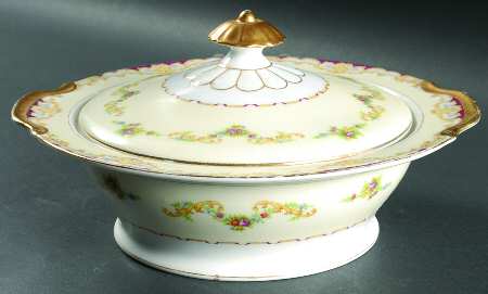 Minuet Round Covered Vegetable