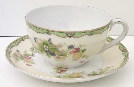 Woodmere Flat Cup & Saucer Set