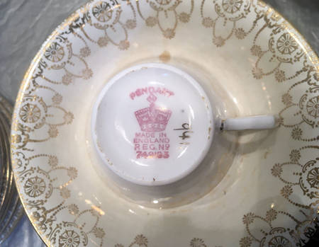 Pendant Flat Cup & Saucer Set