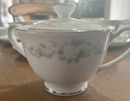 Yorkshire Sugar Bowl & Lid