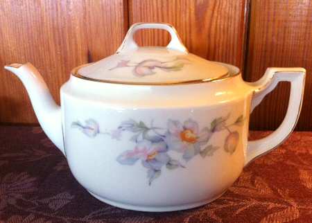 16665 Teapot & Lid