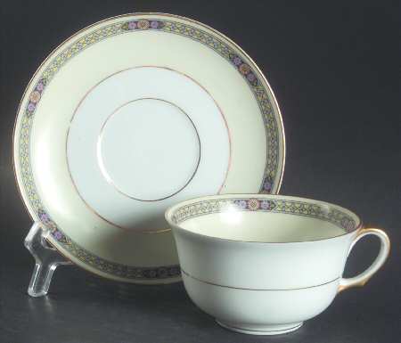 4907 Flat Cup & Saucer Set