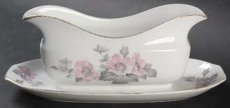 5084 Gravy Boat with Attached Underplate