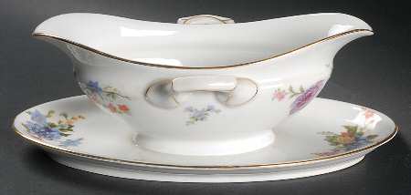 5748 (White Background) Gravy Boat with Attached Underplate