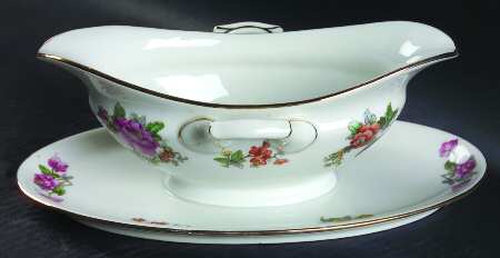6509 Gravy Boat with Attached Underplate