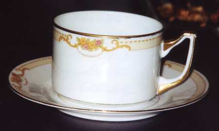 6525 Flat Cup & Saucer Set