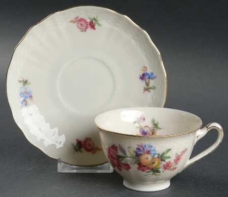 8702 Footed Cup & Saucer Set