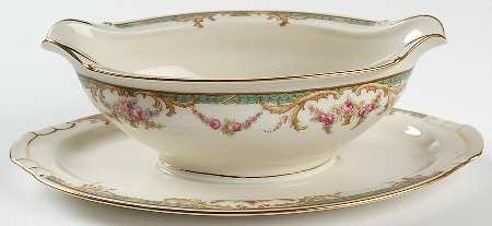 8853 Gravy Boat with Attached Underplate