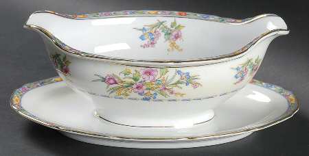 8987 Gravy Boat with Attached Underplate