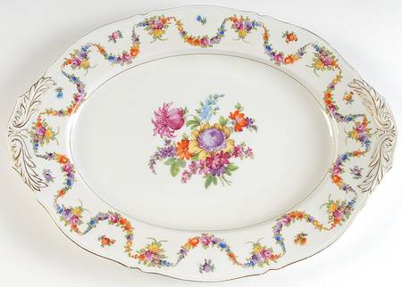 9954-9195 (White, Emboss Groove Edge) 16" Oval Serving Platter