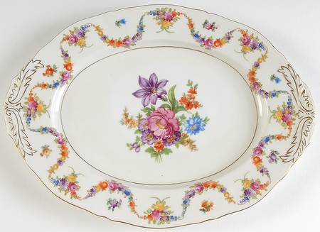 9954-9195 (White, Emboss Groove Edge) 13" Oval Serving Platter