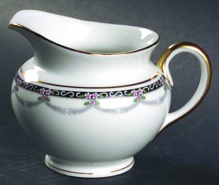 Bellevue Creamer
