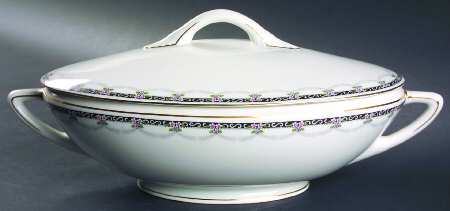 Bellevue Oval Covered Vegetable