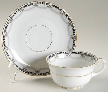 Bellevue Flat Cup & Saucer Set