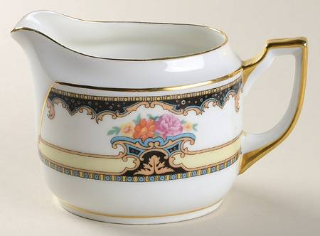 Buckingham Creamer