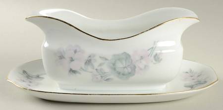 5082 Gravy Boat with Attached Underplate