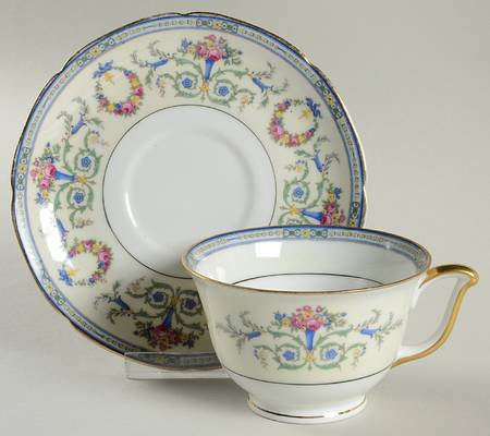 EPI61 Footed Cup & Saucer Set
