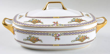 596 Oval Covered Vegetable