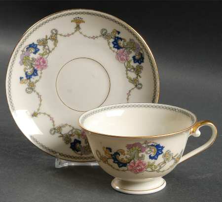 Isabele Footed Cup & Saucer Set