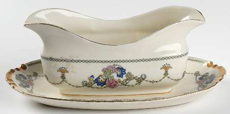 Isabele Gravy Boat with Attached Underplate