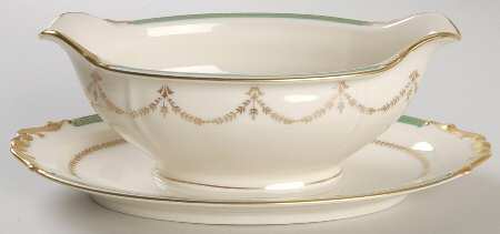 Killarney Gravy Boat with Attached Underplate