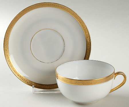 The Melrose Flat Cup & Saucer Set