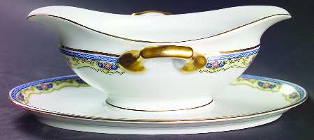 Montreuxe Gravy Boat with Attached Underplate