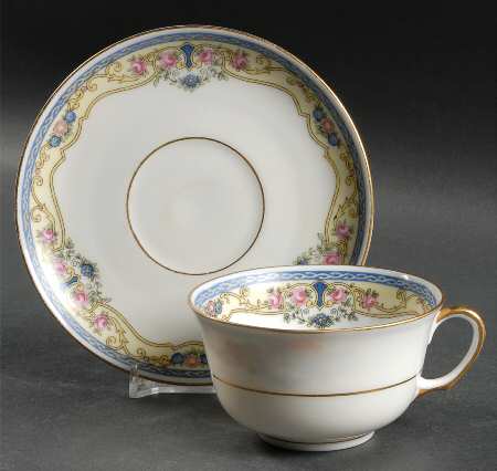 Montreuxe Flat Cup & Saucer Set