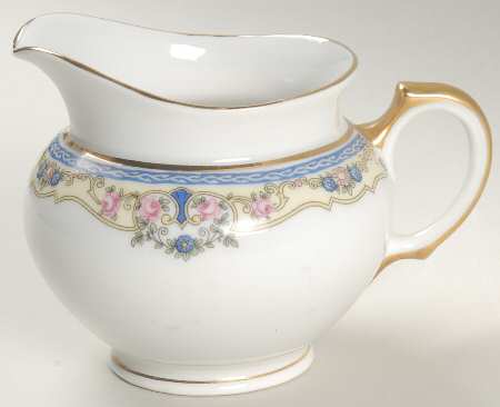 Montreuxe Creamer