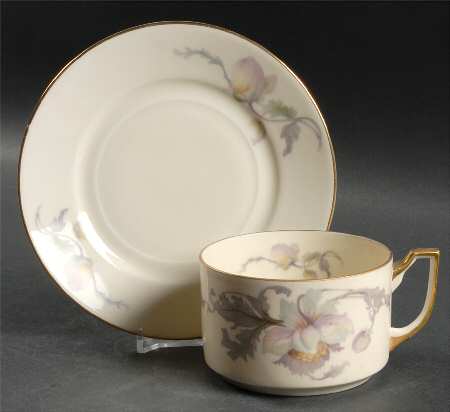 Pastelle (Cream Background, Smooth) Oversized Cup & Saucer Set