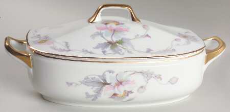 Pastelle (White Background) Oval Covered Vegetable