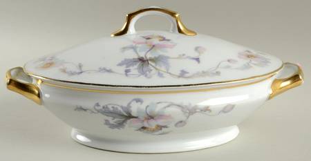 Pastelle (White Background) Oval Covered Vegetable