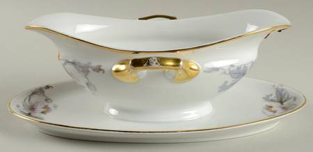 Pastelle (White Background) Gravy Boat with Attached Underplate