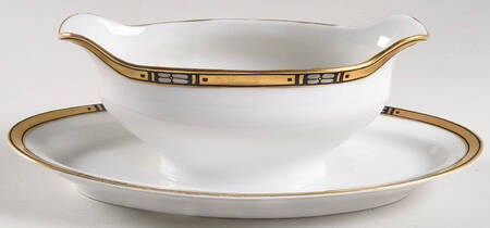 Patricia Gravy Boat with Attached Underplate